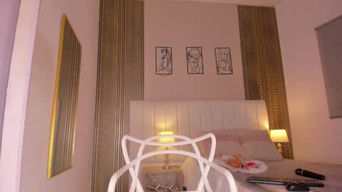 Hi guys i am Zoe  online show from February 2026 11:38:02 AM