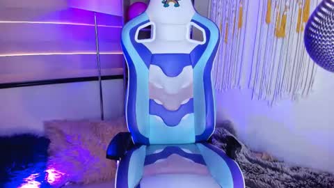 Snapshot of zoe_skyler chatting on October 2025 03:19:02 PM Zoe online show from October 2025 03:19:02 PM