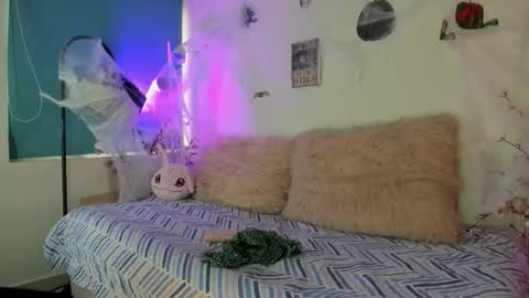 Snapshot of zoe_skyler chatting on October 2025 03:02:02 PM Zoe online show from October 2025 03:02:02 PM