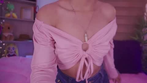 Snapshot of zoe_skyler chatting on October 2025 03:24:01 PM Zoe online show from October 2025 03:24:01 PM