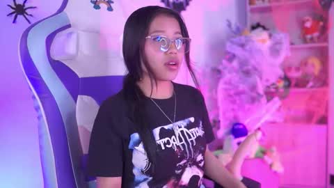 Snapshot of zoe_skyler chatting on October 2025 04:30:01 PM Zoe online show from October 2025 04:30:01 PM