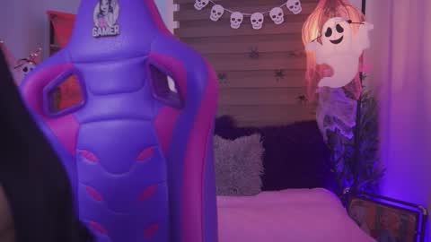 Snapshot of zoe_skyler chatting on October 2025 02:27:02 PM Zoe online show from October 2025 02:27:02 PM