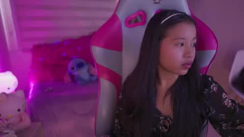 Snapshot of zoe_skyler chatting on November 2025 01:22:02 PM Zoe online show from November 2025 01:22:02 PM