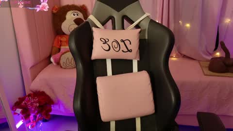 zoe_sullivan_ online show from April 2026 09:15:01 AM