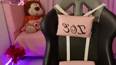 zoe_sullivan_ online show from May 2026 09:28:02 AM