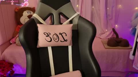 zoe_sullivan_ online show from May 2026 09:17:02 AM
