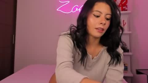 zoecams online show from May 2026 07:52:02 PM