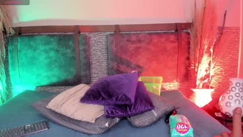 Snapshot of zoee_23 chatting on February 2025 01:38:01 PM Zoe online show from February 2025 01:38:01 PM