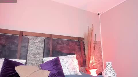 Snapshot of zoee_23 chatting on March 2025 01:50:02 PM Zoe online show from March 2025 01:50:02 PM