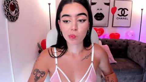 Snapshot of zoee_jackson chatting on February 2025 09:48:02 PM zoee jackson online show from February 2025 09:48:02 PM