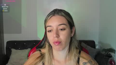 Snapshot of zoee_jackson chatting on October 2025 03:28:02 AM zoee jackson online show from October 2025 03:28:02 AM