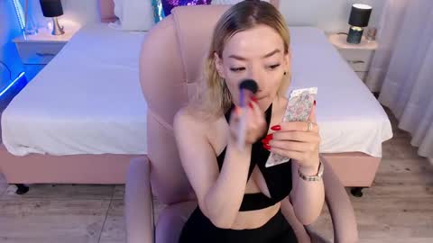 Snapshot of zoee_joness chatting on May 2026 02:11:01 PM zoe online show from May 2026 02:11:01 PM