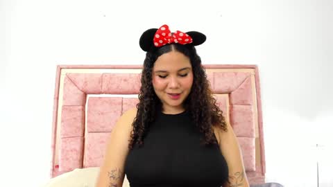 zoee online show from January 2025 03:23:02 AM