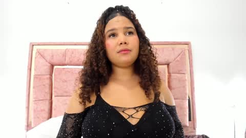 zoee online show from February 2025 06:24:01 AM