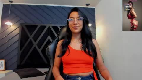 Snapshot of zoee_martins_ chatting on October 2025 05:22:02 PM Zoe 3 online show from October 2025 05:22:02 PM