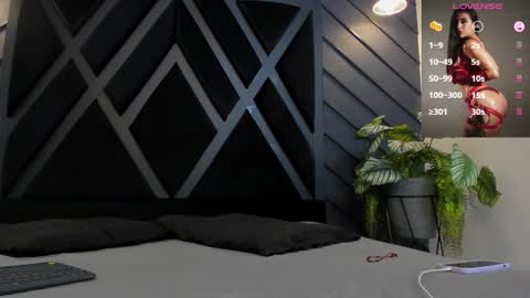 Snapshot of zoee_martins_ chatting on October 2025 05:28:01 PM Zoe 3 online show from October 2025 05:28:01 PM