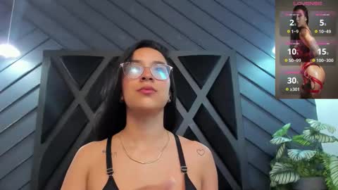 Snapshot of zoee_martins_ chatting on November 2025 05:34:01 PM Zoe 3 online show from November 2025 05:34:01 PM