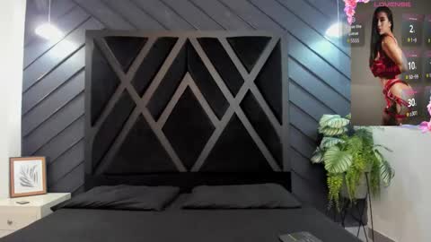 Snapshot of zoee_martins_ chatting on November 2025 05:37:01 PM Zoe 3 online show from November 2025 05:37:01 PM