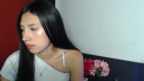 Laura  online show from January 2025 04:41:01 AM