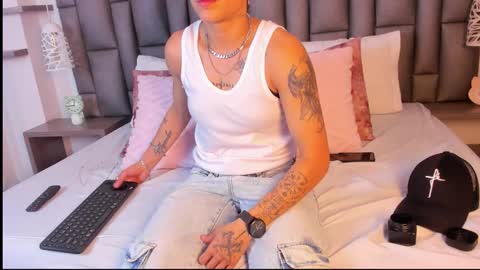 Zoe Krug online show from March 2026 12:30:02 PM