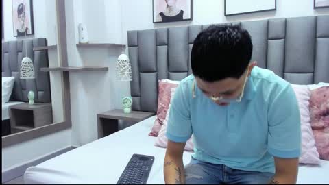 Zoe Krug online show from March 2026 12:10:02 PM