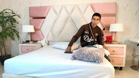 zoelucas online show from April 2026 11:51:02 AM