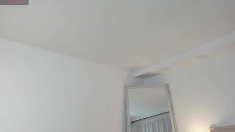 Zoes online show from February 2025 11:11:02 AM