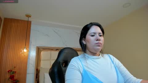 Snapshot of zoes_mile chatting on March 2026 11:28:02 AM Zoes online show from March 2026 11:28:02 AM