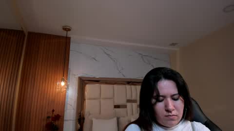Snapshot of zoes_mile chatting on March 2026 11:44:02 AM Zoes online show from March 2026 11:44:02 AM
