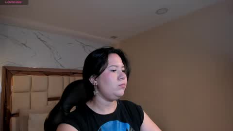 Snapshot of zoes_mile chatting on April 2026 11:38:02 AM Zoes online show from April 2026 11:38:02 AM
