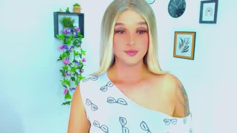 zoeschmmit online show from July 2026 08:48:01 PM