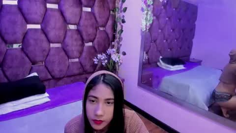 zoesmiitt online show from May 2026 12:31:02 PM