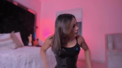 zoevidal_ online show from September 2025 11:45:01 AM