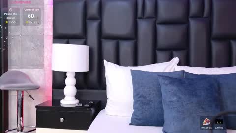 ZoeWilliis online show from November 2025 12:25:01 PM