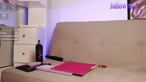 Snapshot of zoey_fox_ chatting on February 2025 12:19:01 AM zoey fox online show from February 2025 12:19:01 AM