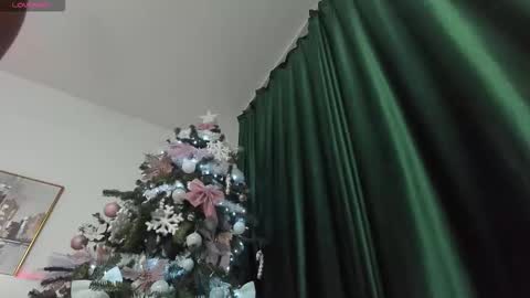 Zoey online show from December 2025 02:33:01 PM