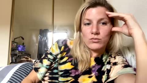 Zoeydanner online show from January 2025 05:17:02 PM