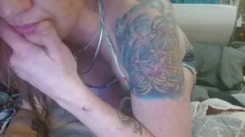 Snapshot of zoeyportland chatting on April 2026 03:23:01 AM Zoey Portland online show from April 2026 03:23:01 AM