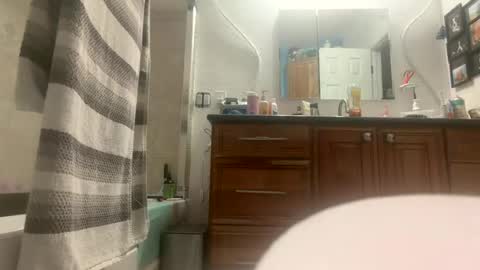 Snapshot of zoeyportland chatting on July 2026 03:32:02 PM Zoey Portland online show from July 2026 03:32:02 PM