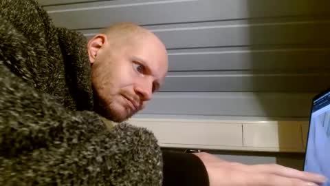 Snapshot of zolexthomas chatting on December 2024 06:12:01 PM zolexthomas online show from December 2024 06:12:01 PM