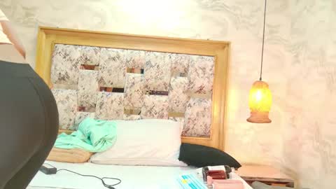 Snapshot of zoley_watson chatting on February 2026 03:05:01 AM zoley online show from February 2026 03:05:01 AM