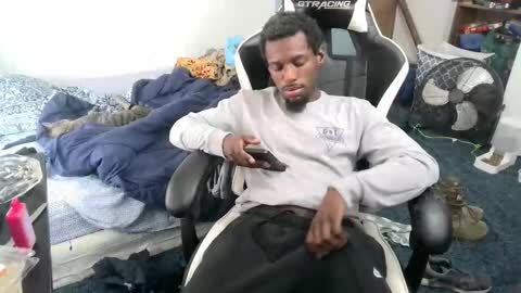 zoneingout online show from November 2025 07:48:02 PM