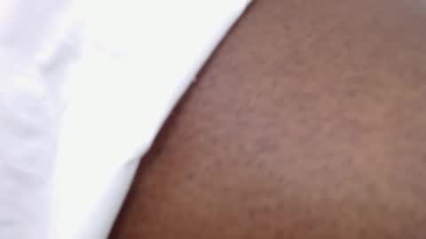 Snapshot of zooee_p chatting on December 2024 02:50:01 PM Zooe online show from December 2024 02:50:01 PM