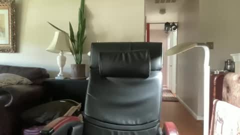 Snapshot of zorakload chatting on October 2025 03:32:02 PM Jesse online show from October 2025 03:32:02 PM