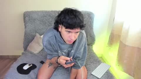 ZOREN online show from October 2025 04:40:02 PM