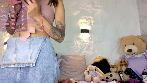 Snapshot of zorravioleta chatting on November 2025 12:00:02 PM Violeta online show from November 2025 12:00:02 PM