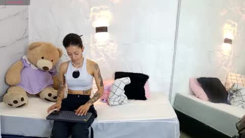 Snapshot of zorravioleta chatting on January 2026 11:27:02 AM Violeta online show from January 2026 11:27:02 AM