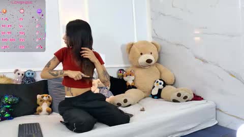 Snapshot of zorravioleta chatting on February 2026 01:17:01 PM Violeta online show from February 2026 01:17:01 PM