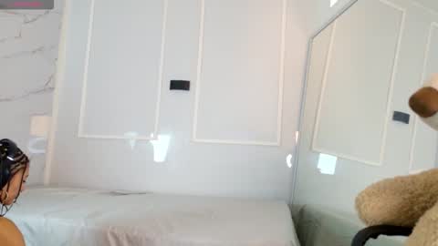 Snapshot of zorravioleta chatting on February 2026 12:01:02 PM Violeta online show from February 2026 12:01:02 PM