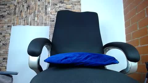 Snapshot of zousxxx chatting on February 2026 11:30:02 PM zousxxx online show from February 2026 11:30:02 PM